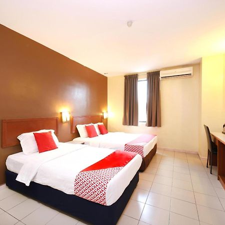 Super Oyo 447 Comfort Hotel Meru Klang Kültér fotó