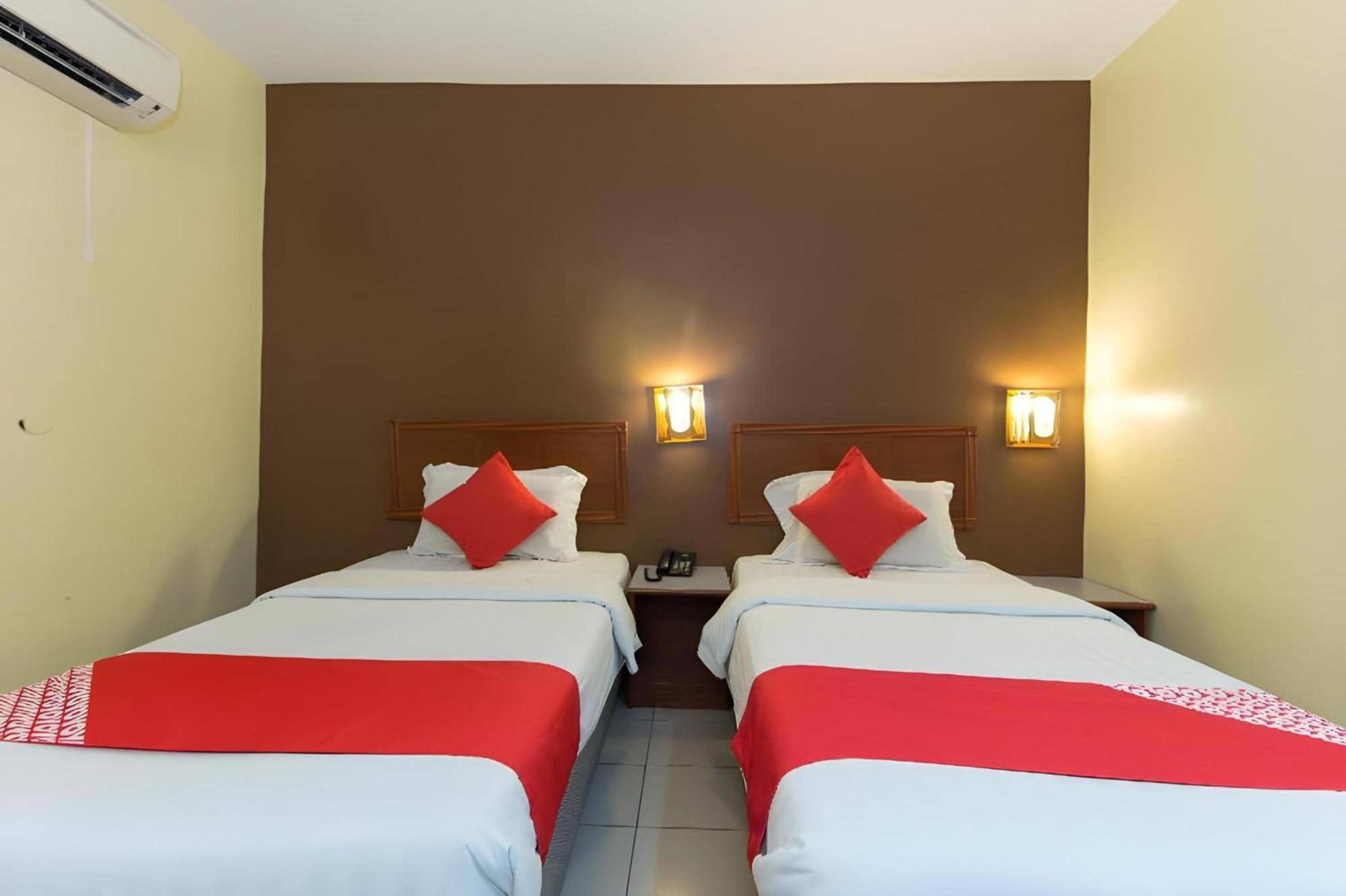 Super Oyo 447 Comfort Hotel Meru Klang Kültér fotó