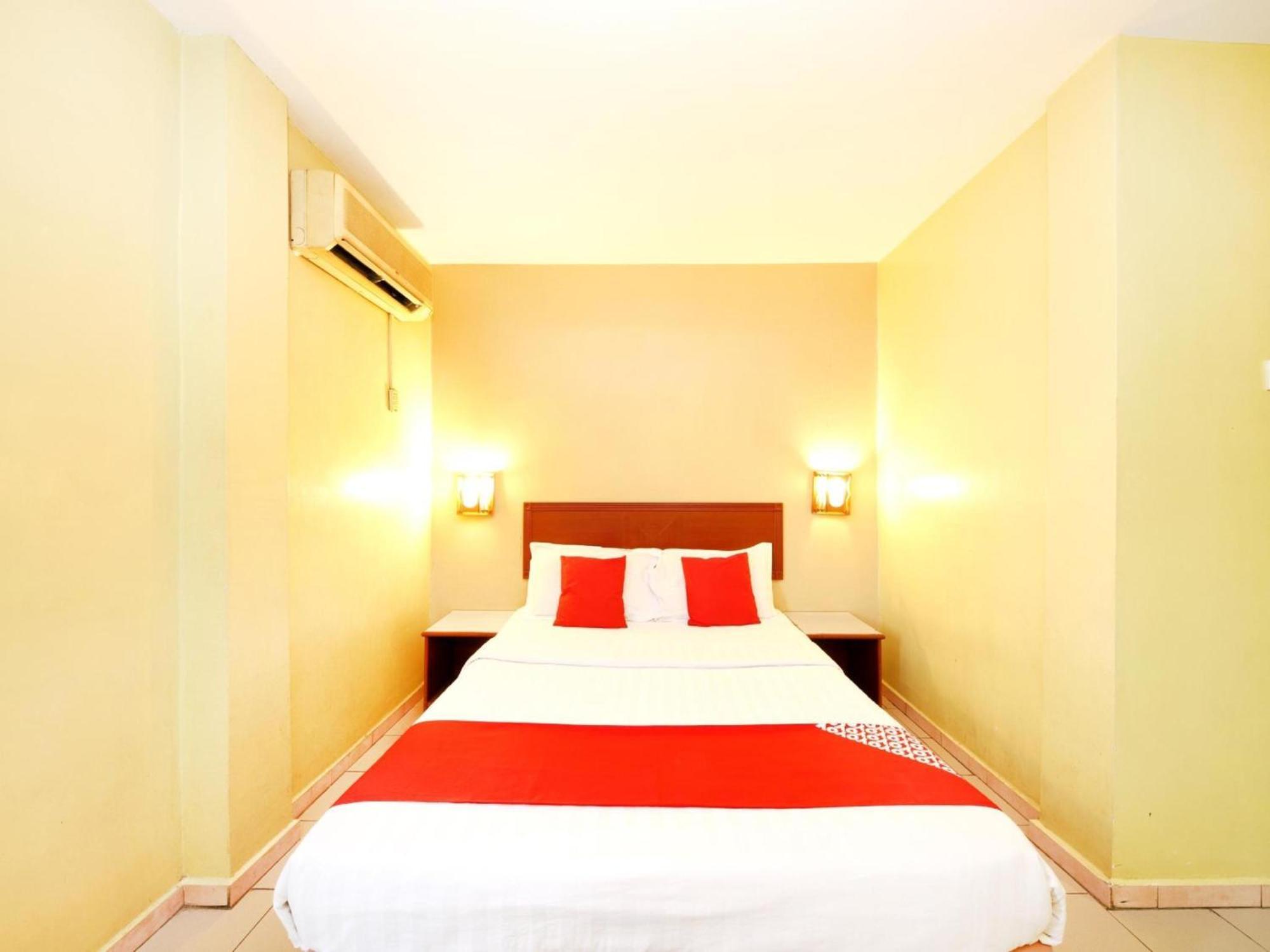 Super Oyo 447 Comfort Hotel Meru Klang Kültér fotó