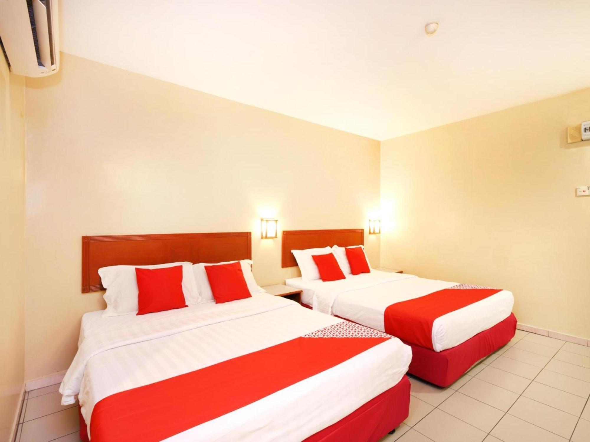 Super Oyo 447 Comfort Hotel Meru Klang Kültér fotó