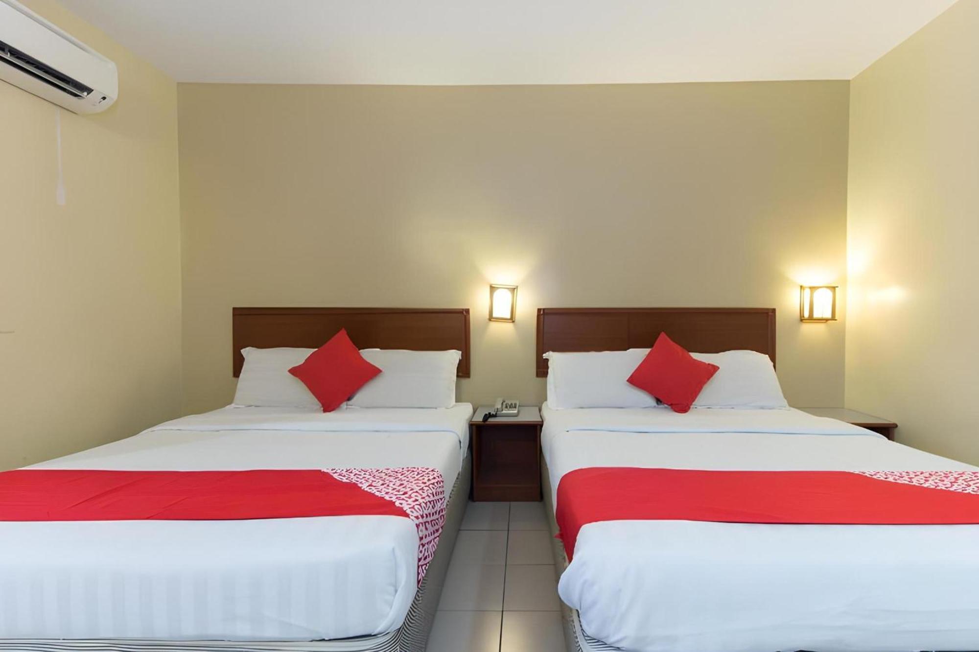 Super Oyo 447 Comfort Hotel Meru Klang Kültér fotó