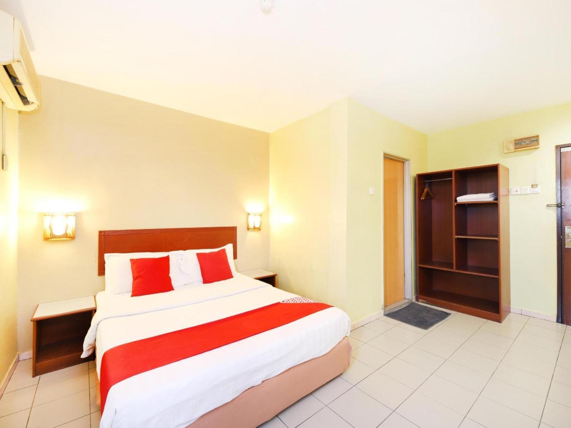 Super Oyo 447 Comfort Hotel Meru Klang Kültér fotó