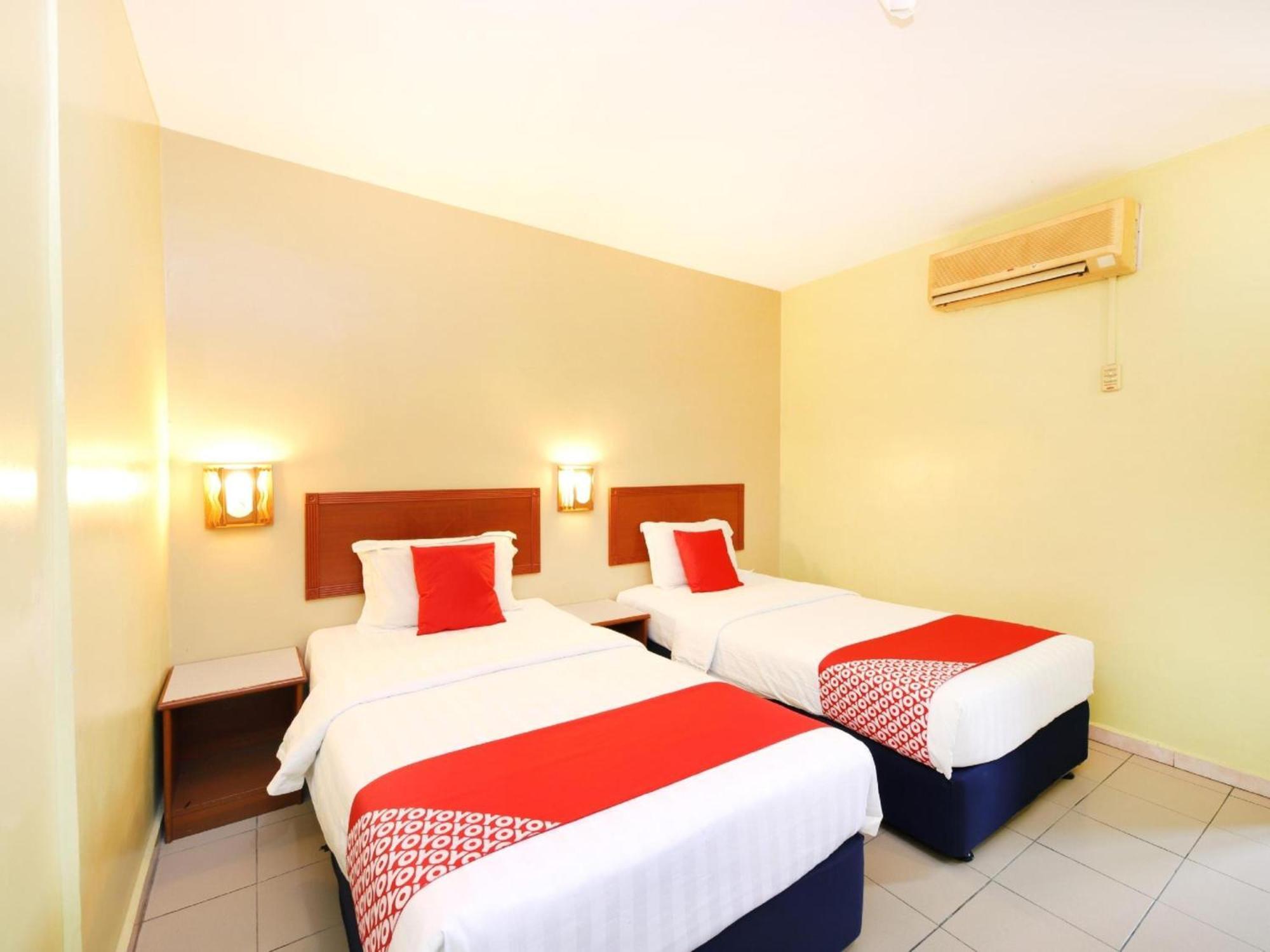 Super Oyo 447 Comfort Hotel Meru Klang Kültér fotó