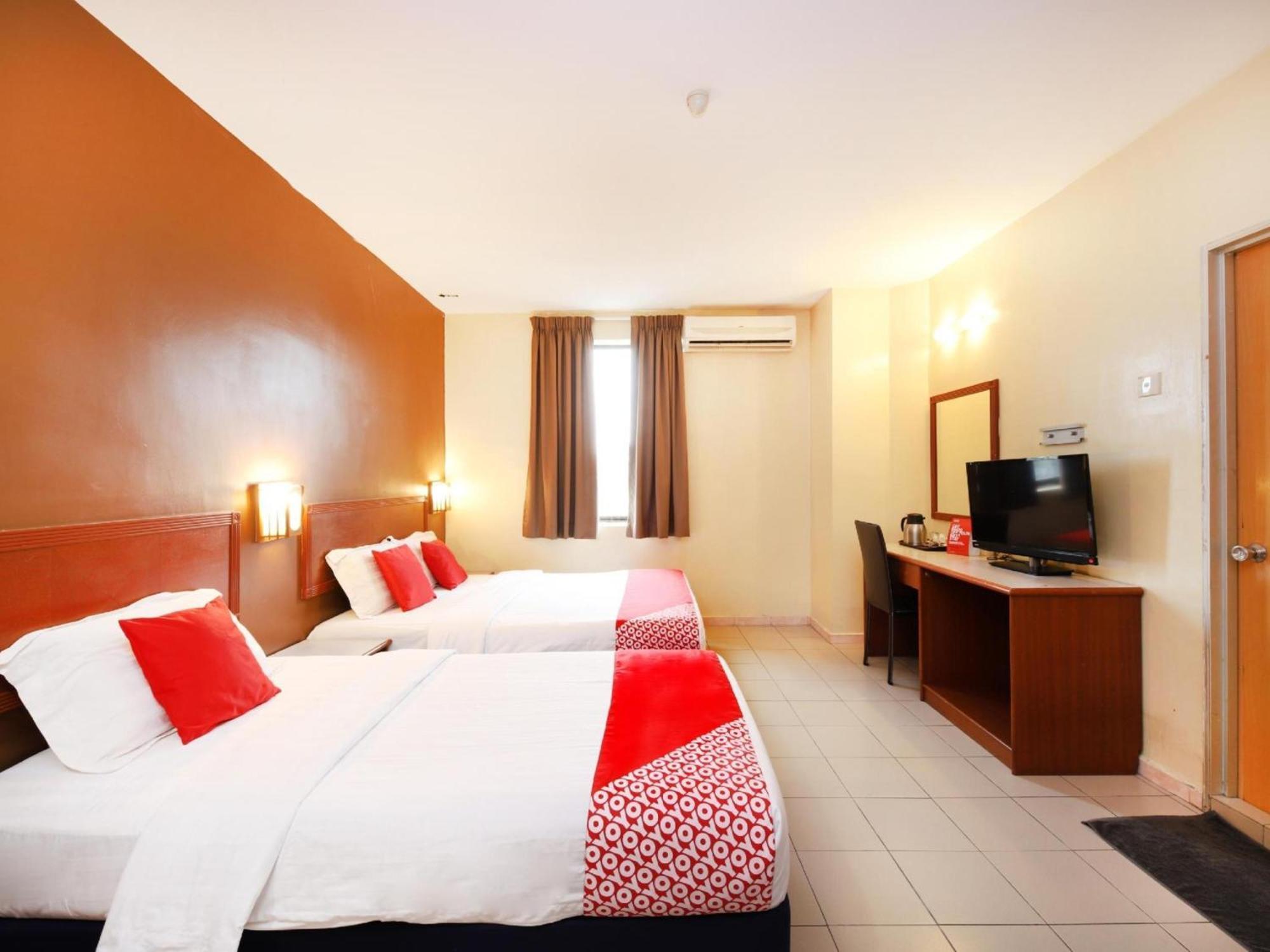 Super Oyo 447 Comfort Hotel Meru Klang Kültér fotó