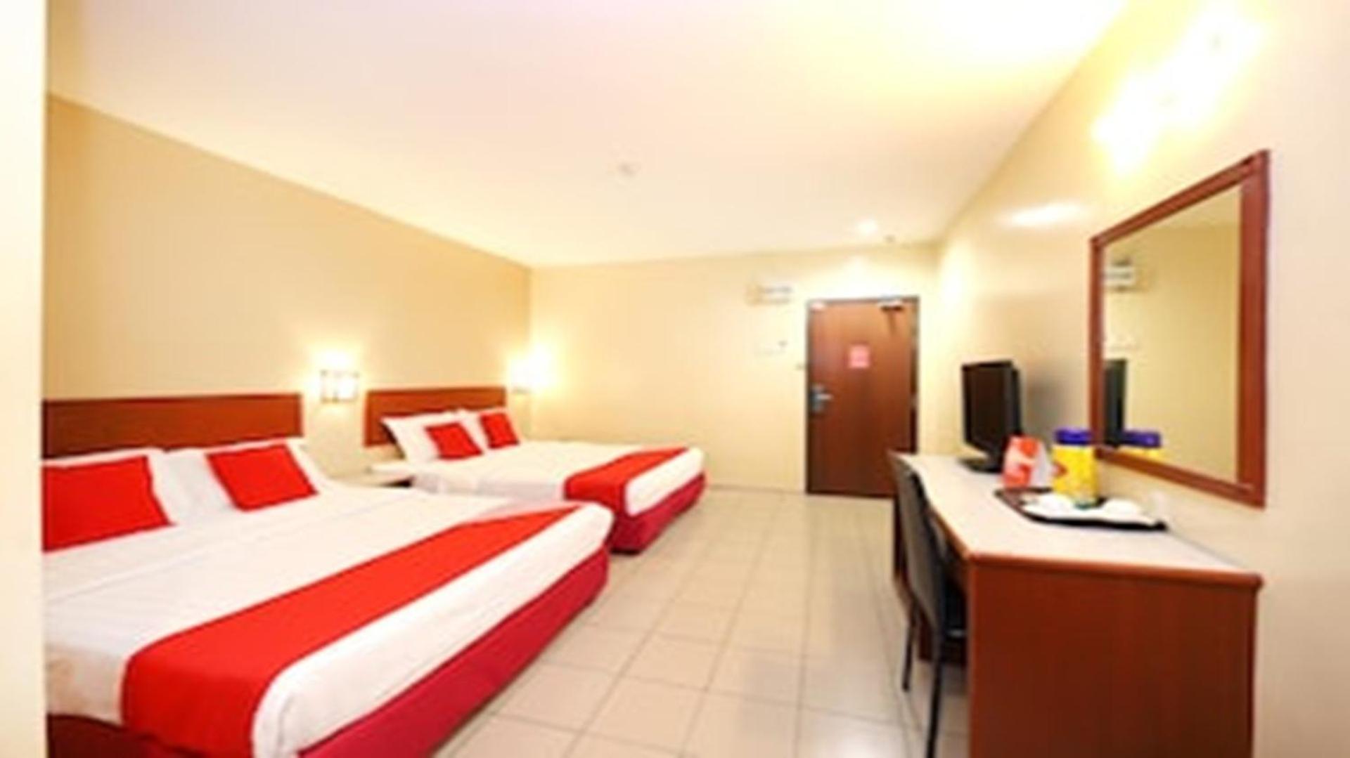 Super Oyo 447 Comfort Hotel Meru Klang Kültér fotó